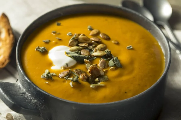 Sopa de abóbora de caril caseiro — Fotografia de Stock