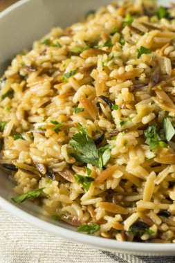 Lezzetli ev yapımı pirinç pilavı