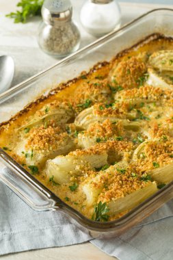 Ev yapımı peynir rezene graten