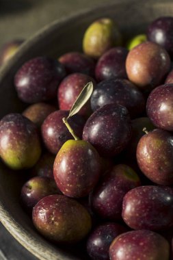 Ham taze organik Yunan zeytin