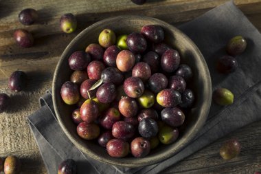 Ham taze organik Yunan zeytin