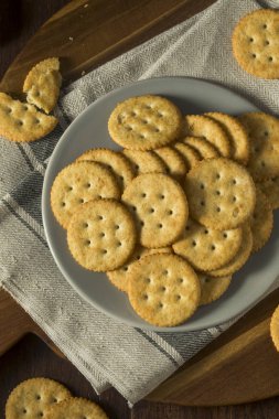 Yuvarlak ev yapımı tuzlu kraker