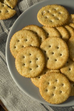 Yuvarlak ev yapımı tuzlu kraker