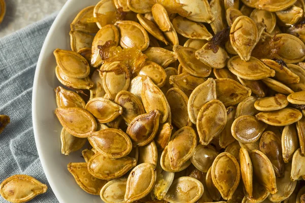 Semillas de calabaza tostadas caseras —  Fotos de Stock