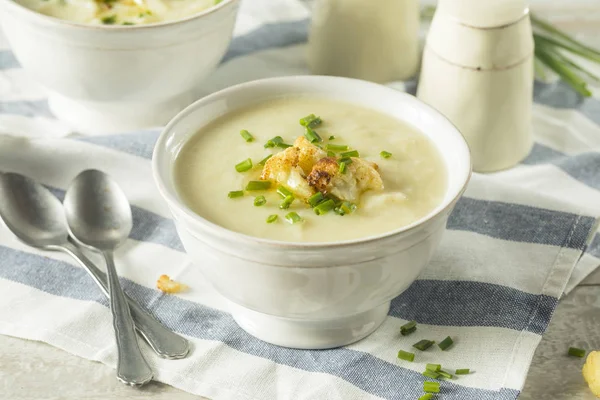 Здорові домашні цвітна капуста суп — стокове фото