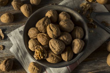 Ham kahverengi organik ceviz