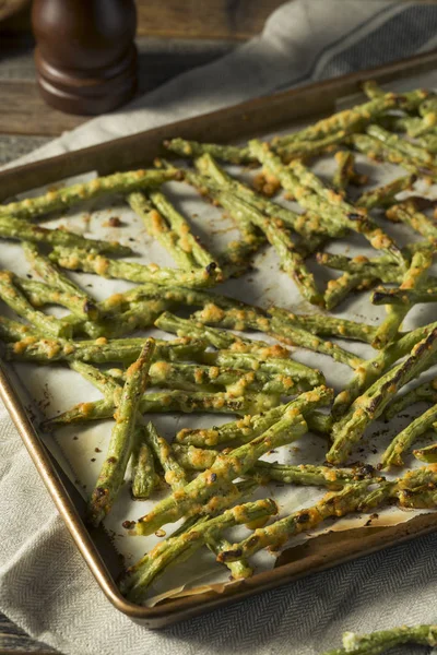 Fritas de frijol verde parmesano horneado casero — Foto de Stock