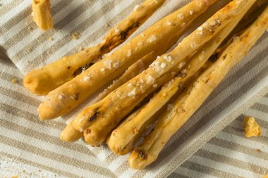 Ev yapımı İtalyan Grassini ekmek sopa