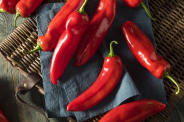 Ham organik tatlı kırmızı antik biber