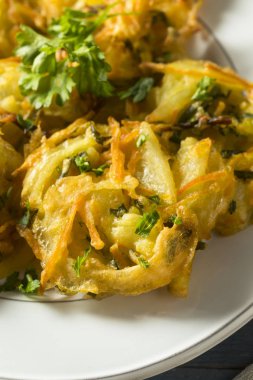 Ev yapımı kızarmış sebze kuşlar yuva