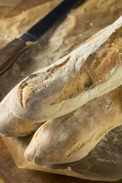 Pan francés crujiente hecho en casa Baguette — Foto de Stock