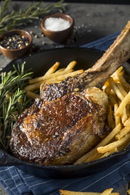 Çimen Fed Tomahawk biftek pişmiş