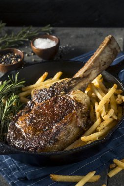 Çimen Fed Tomahawk biftek pişmiş