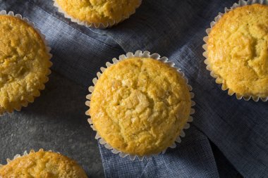 Altın tatlı ev yapımı Mısır ekmeği kek