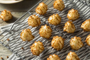 Ev yapımı fırında Hindistan cevizi Macaroons