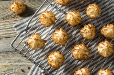 Ev yapımı fırında Hindistan cevizi Macaroons