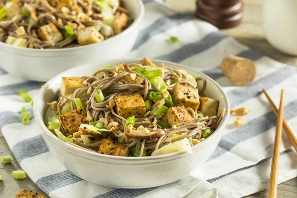 Caseiro asiático tofu soba macarrão tigela — Fotografia de Stock