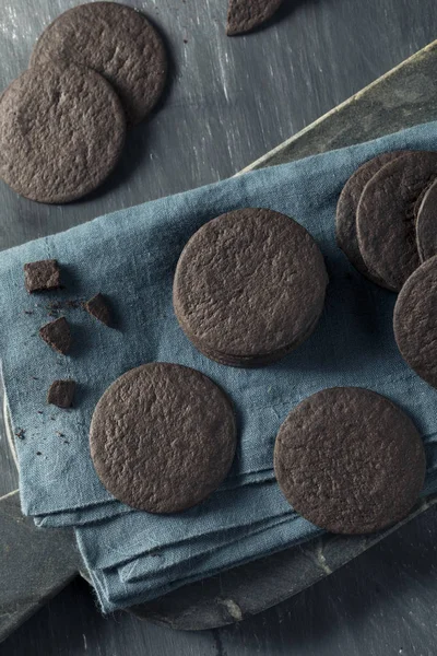 自家製の丸いチョコレート ウエハース クッキー — ストック写真