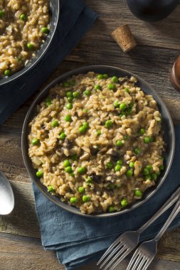 Ev yapımı tuzlu mantarlı Risotto