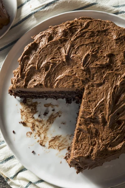 Süßer hausgemachter Kuchen aus dunkler Schokolade — Stockfoto