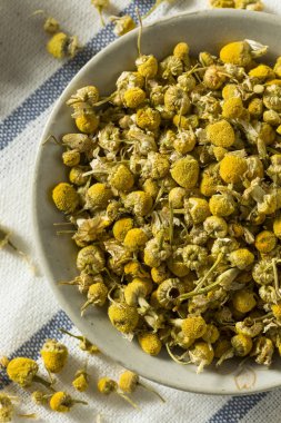 Çiğ sarı kurutulmuş organik papatya