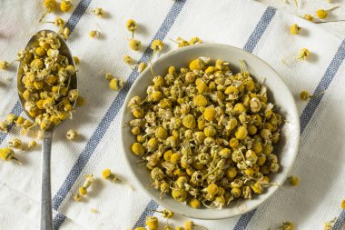 Çiğ sarı kurutulmuş organik papatya