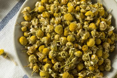 Çiğ sarı kurutulmuş organik papatya