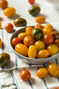 Organik kiraz domates