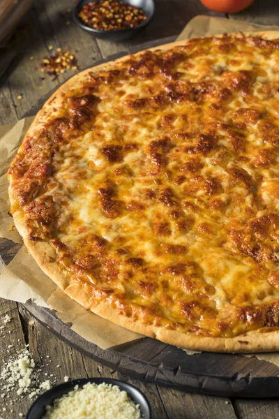 Pyszne, domowej roboty ser do pizzy — Zdjęcie stockowe