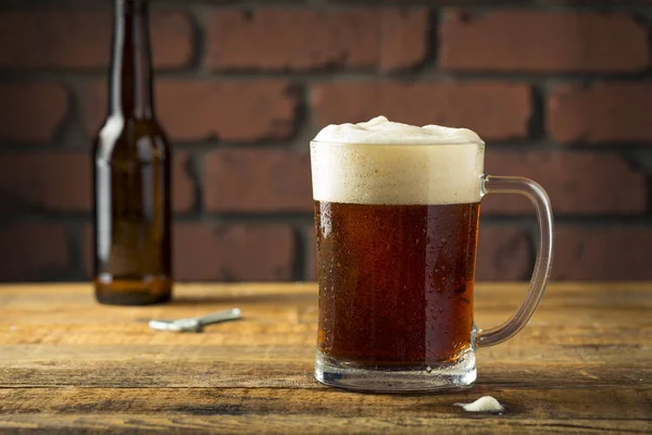 Caneca de cerveja vazia refrescante — Fotografia de Stock