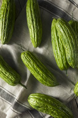 Ham yeşil organik acı kavun