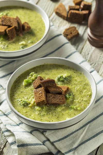 Domácí bio brokolicová polévka — Stock fotografie