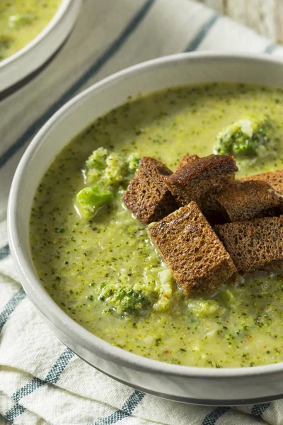Zupa domowe brokuły organiczne — Zdjęcie stockowe