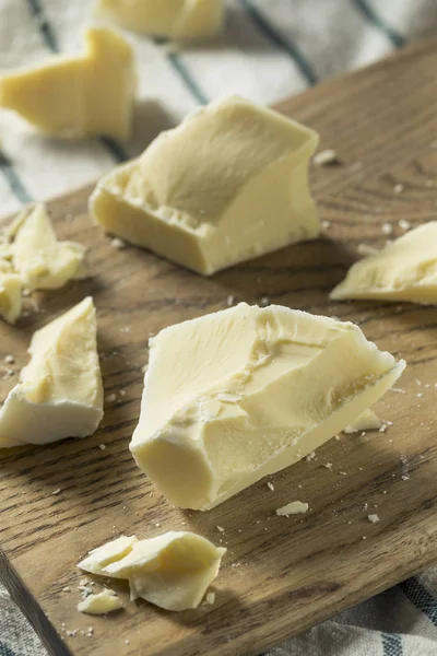 Pedaços de chocolate branco orgânico doce — Fotografia de Stock