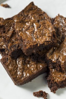 Çift Kişilik karanlık çikolatalı kek