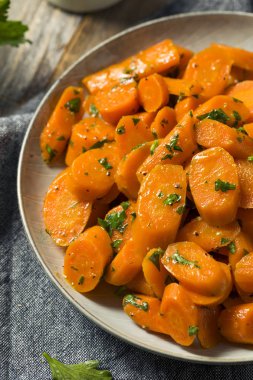 Lezzetli ev yapımı sote havuç