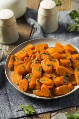 Lezzetli ev yapımı sote havuç