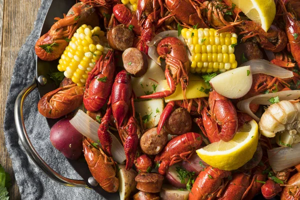 Homemade Southern Crawfish Boil — Stock Photo, Image