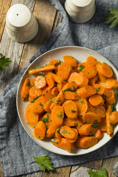 Sabrosas zanahorias salteadas caseras — Foto de Stock