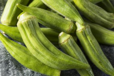Ham yeşil organik bamya sebze