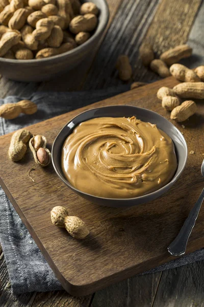 Süße organische natürliche cremige Erdnussbutter — Stockfoto