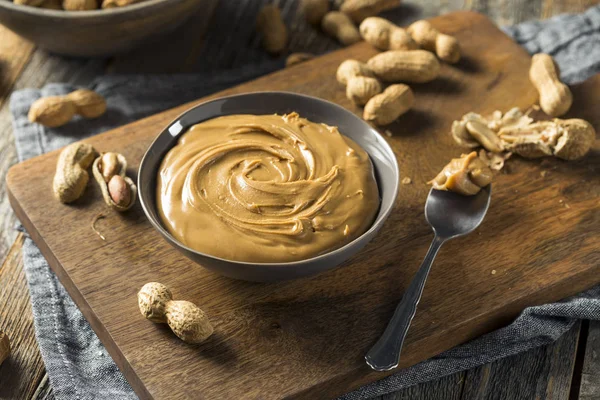 Süße organische natürliche cremige Erdnussbutter — Stockfoto