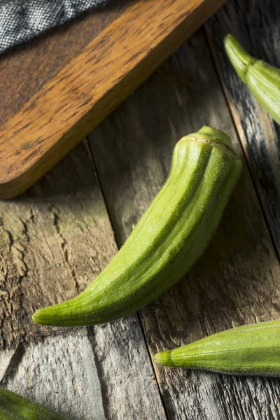 Rauwe groene biologische Okra groenten — Stockfoto