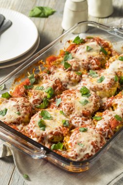 Ev yapımı İtalyan patlıcan Parmesan