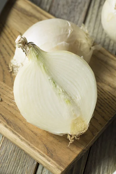 Cebollas blancas orgánicas crudas —  Fotos de Stock