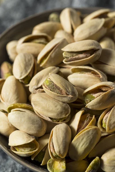 Rostad och tilltänkta pistagenötter — Stockfoto
