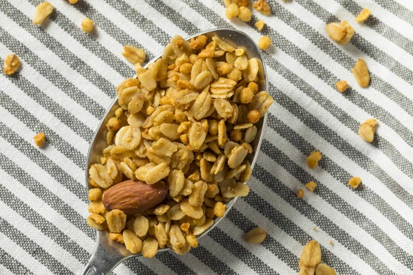 Caseiro cozido mel amêndoa Granola — Fotografia de Stock