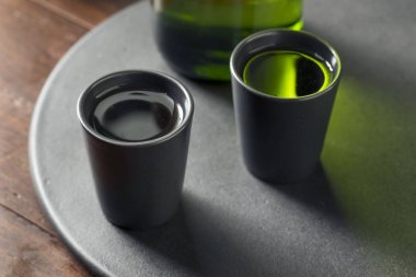 Alkollü Japon Sake pirinç şarabı