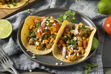 Sağlıklı ev yapımı Sofritas Tofu Tacos