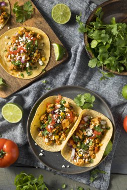 Sağlıklı ev yapımı Sofritas Tofu Tacos